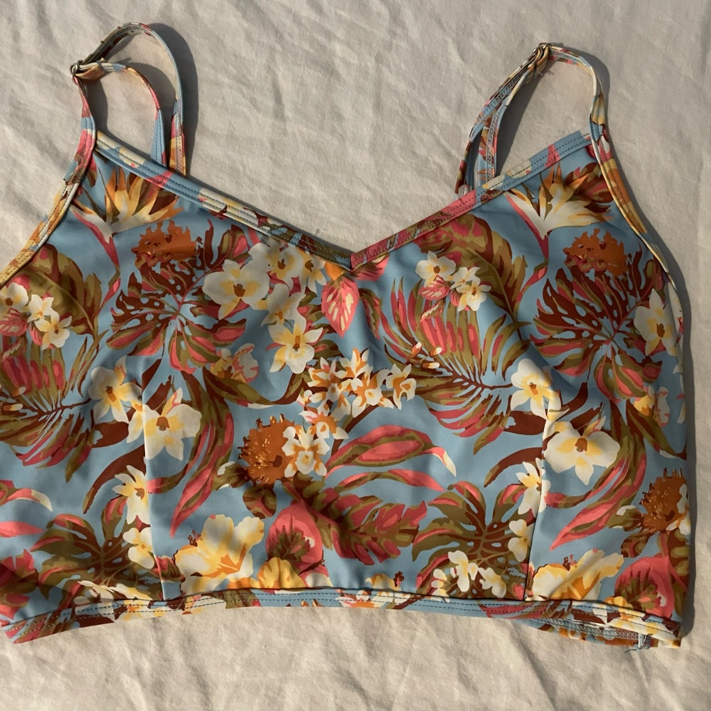 Kortni Jeane v’d crop large